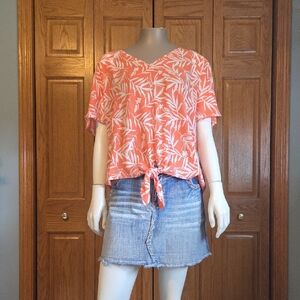 nine britton Coral-White Leaf Tie-Front Top